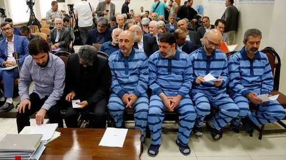 آخرین دفاع هادی رضوی: اگر صندوق فرهنگیان غارت شده چطور پول بازنشسته‌ها را پرداخت کرده‌اید!