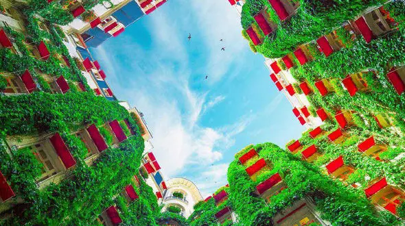 هتل ۵ ستاره و لوکس پلازا آتن در شهر پاریس در کشور فرانسه