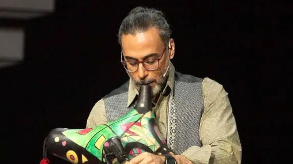 فیلم / مات و مبهوت ماندن داوران کارناول رامبد جوان از اجرای طوفانی محسن شریفیان  / با این آهنگ جنوبی پرچم جنوبیا رو بالا برد !