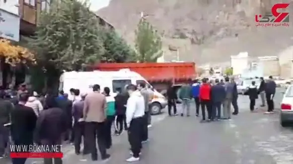 برخورد یک تریلی با مغازه در کرمانشاه + فیلم
