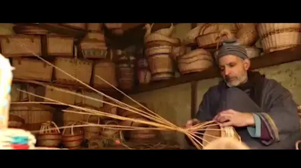 شیوه جالب کشمیری‌ها برای گرم شدن در زمستان + فیلم 