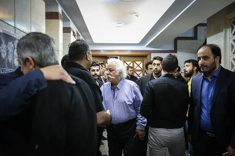 کدام ستاره ها در مراسم هفتمین روز درگذشت عارف لرستانی حضور داشتند
