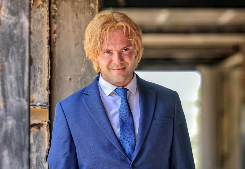 بیوگرافی آدریانو تولوزا 1