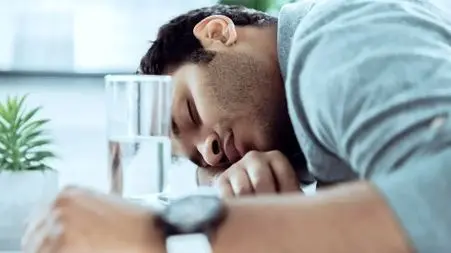 چرت بعدازظهر: راز سلامتی و تقویت مغز شما