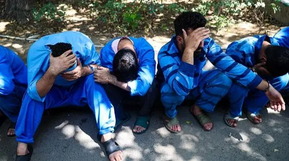 انهدام باند تبهکاری با دستگیری زن معتاد در حین سرقت