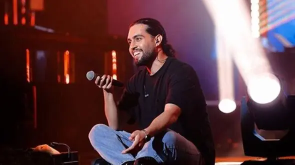 دانلود آهنگ حامیم قلبمو پس به من بده / مثل یه گل بودی ولی چه زود پژمُرده شدی