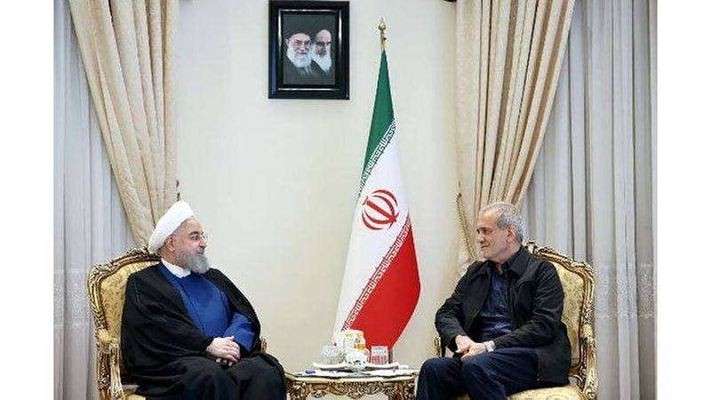 مسعود پزشکیان رئیس جمهور - حسن روحانی رییس جمهور اسبق