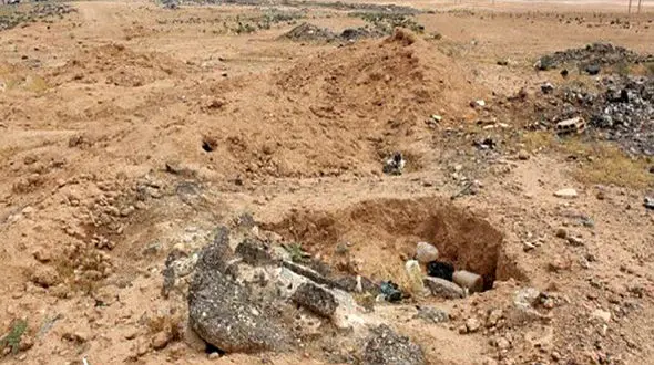 کشف 2 گور دسته‌جمعی در دوما سوریه با بیش از 200 جسد