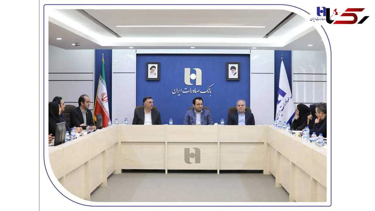 اقناع و پاسخگویی شفاف و صادقانه به افکار عمومی از وظایف روابط‌عمومی‌ است