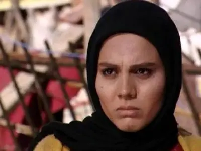 عکس ها / تغییر واااااو تیپ و استایل آزاده زارعی در کانادا و کنار آبشار نیاگارا  / همه مات و مبهوت شدند!+عکس