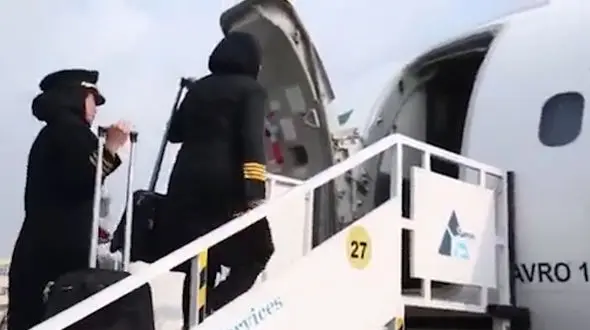 اولین پرواز خانم خلبان های هواپیمایی ماهان با هواپیمای جت + فیلم