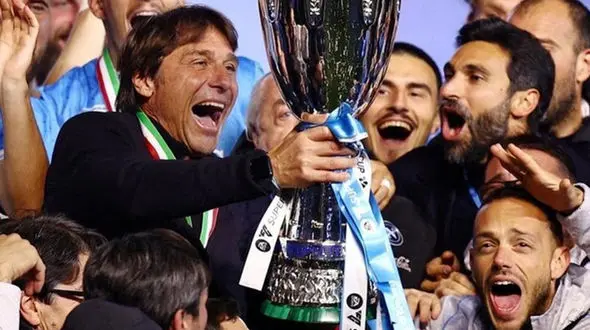 از لحظه بالا اوردن کاپ توسط  ناپولی تا پست جدید هادی چوپان و احترام نظامیش 