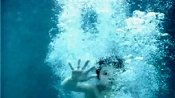 قتل 3 کودک به دست مادر سنگدل / ادعای عجیب مادر برای خفه کردن فرزندانش + جزئیات