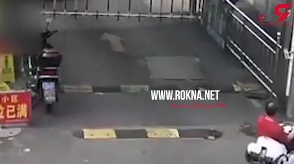 رانندگی با ماشین اسباب بازی در خیابان شلوغ! +فیلم 