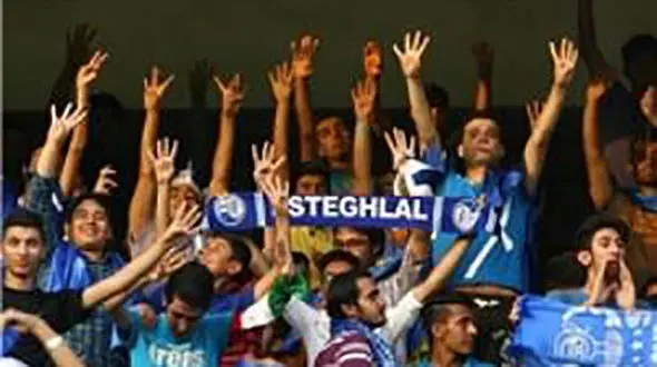 ازدحام هواداران استقلال از فرودگاه تا ورزشگاه