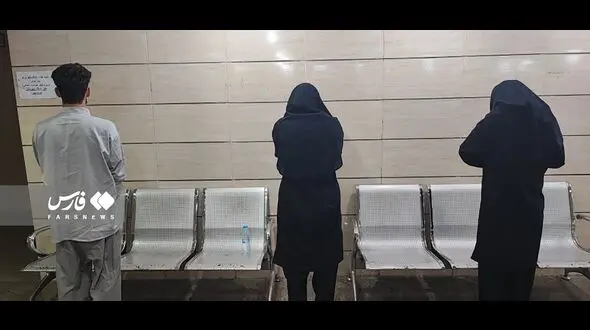 بازداشت 2 زن و یک مرد که قاچاقچی اسلحه و مهمات جنگی بودند / در بندرعباس رخ داد + عکس