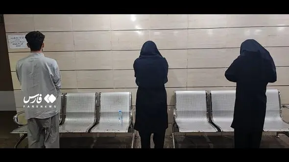 بازداشت 2 زن و یک مرد که قاچاقچی اسلحه و مهمات جنگی بودند / در بندرعباس رخ داد + عکس