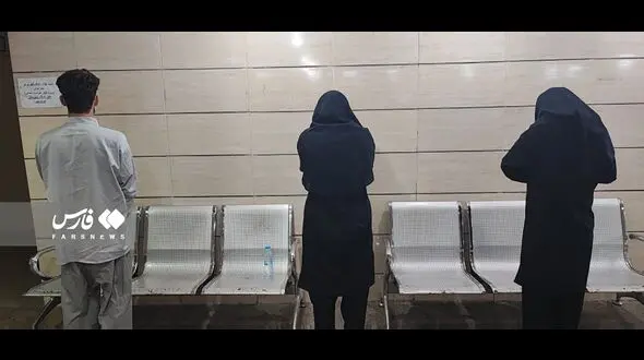 بازداشت 2 زن و یک مرد که قاچاقچی اسلحه و مهمات جنگی بودند / در بندرعباس رخ داد + عکس
