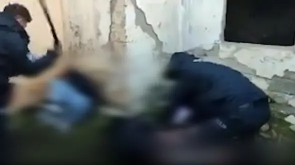 فیلم مجازات سنگین برای غارتگران ترکیه ای بعد از زلزله / کتک سیر از پلیس خوردند !