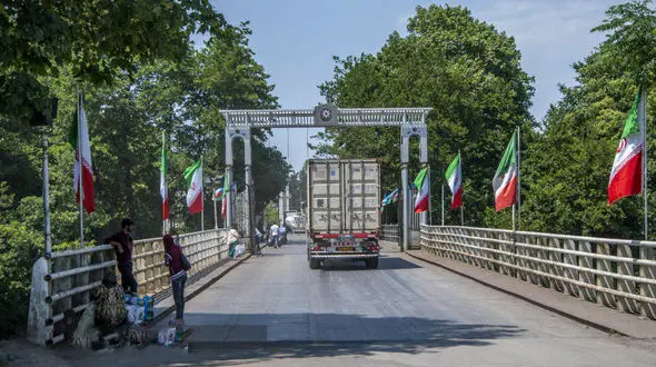 روان‌ سازی تردد در پایانه مرزی آستارا در دستور کار وزارت راه