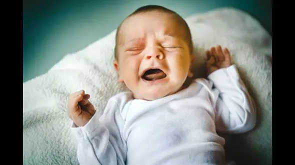 علت سرفه و خس خس کودکان  در دوره شیرخوارگی چیست؟
