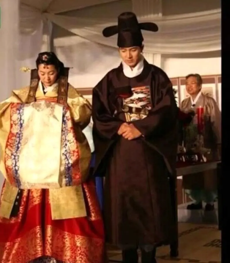 جومونگ و همسرش 