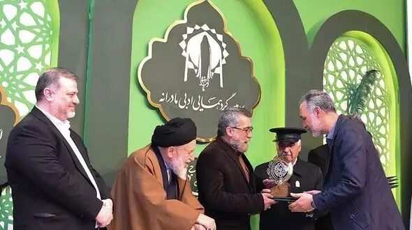 تجلیل جایزه ادبی مادرانه از 12 شاعر برگزیده سراسر کشور
