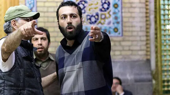 جنجال رقص علی صبوری با لباس زنانه در پخش شبکه 3 سیما + فیلم