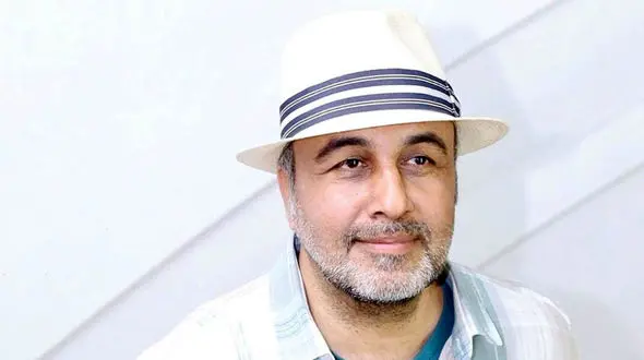 شوخی خنده دار رضا عطاران با واکسن کرونا در جشنواره فجر99 + فیلم