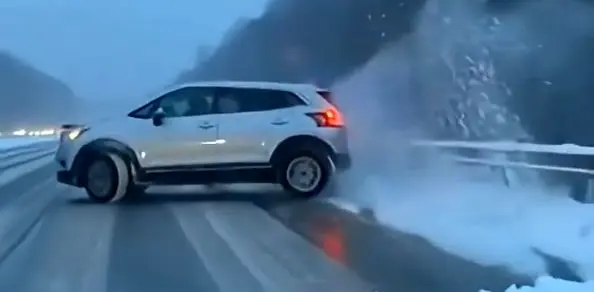 برف بی‌صدا اما خطرناک؛ تصادفی که قابل پیش‌بینی نبود