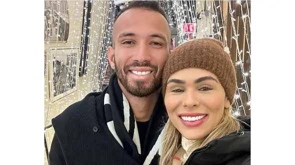 بی حجابی کامل همسر خارجی بازیکن پرسپولیس در ایران / خانم اینجا عربستان نیست و تو نامزد رونالدو نیستی ! +عکس 