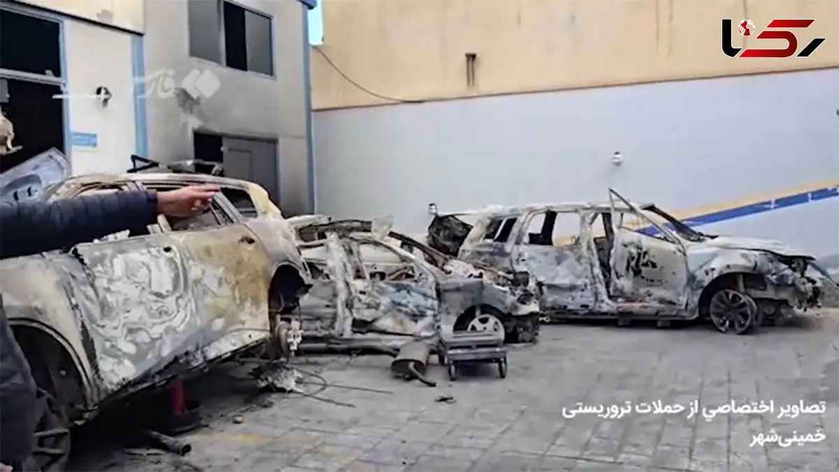 آتش زدن ۴۰ دستگاه خودروی صفر کیلومتر در نمایندگی ایران خودرو در خمینی شهر