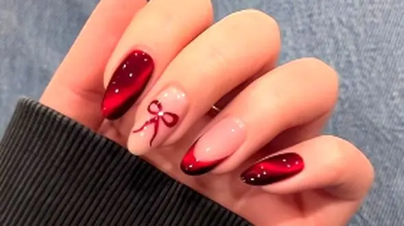 مقایسه کامل ژلیش ناخن و کاشت ناخن: تفاوت‌ ها و مزایا