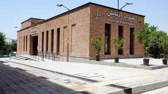 نجات مرد جوان در ایستگاه مترو شهرک آزمایش توسط پلیس