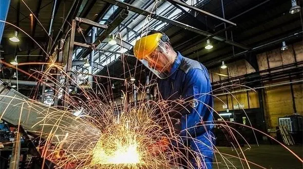 کارگر توان پرداخت هزینه درمان را ندارد؛ حتی برای نجات جانش/کاهش نرخ بیکاری همدان ناشی از مهاجرت نیروی کار است