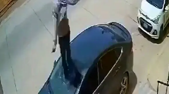 از سقوط داخل جوب تا سقوط روی شیشه خودرو