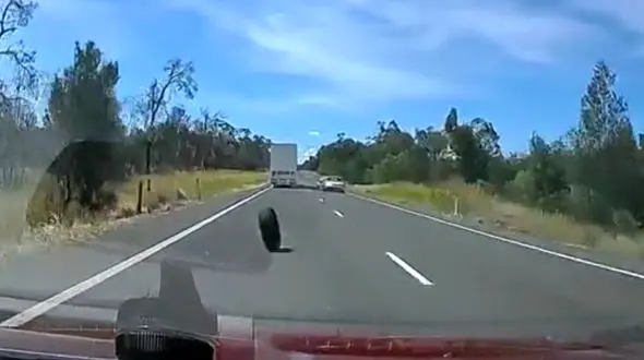 چرخ های سرگردان بازهم در خیابان دردسر ساز شدند + فیلم