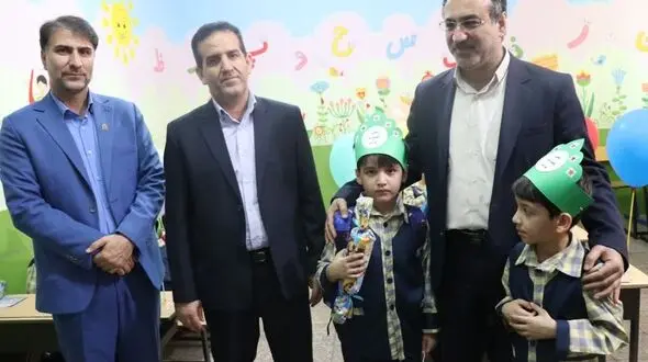 حضور ۳۱ هزار کلاس اولی در مدارس/زنگ شکوفه ها در لرستان نواخته شد