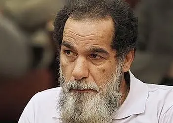 سعید سهیلی کارگردان در سوگ علی لاریجانی: «دلم برایت تنگ نمی‌شود» /  به سمت تان مهر و تسبیح پرت کردند /  رد صلاحیت شدید ...
