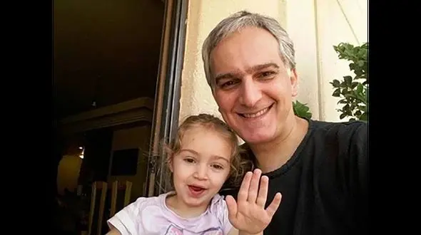 فیلم خوانندگی بیژن بنفشه خواه به سبک شهرام شب پره / این بازیگر عالیست !