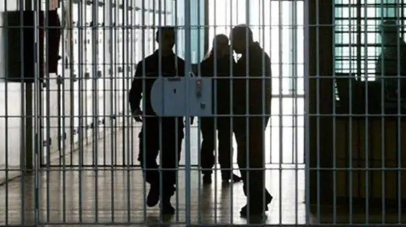 مرگ  قاتل دخترکش در زندان / دختر 2 ساله‌اش بود ! + عکس فاتل