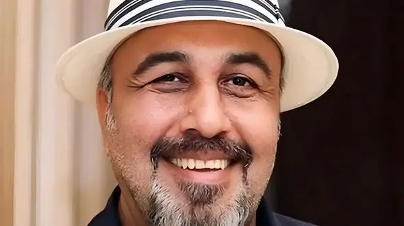 رضا عطاران در مار سفید