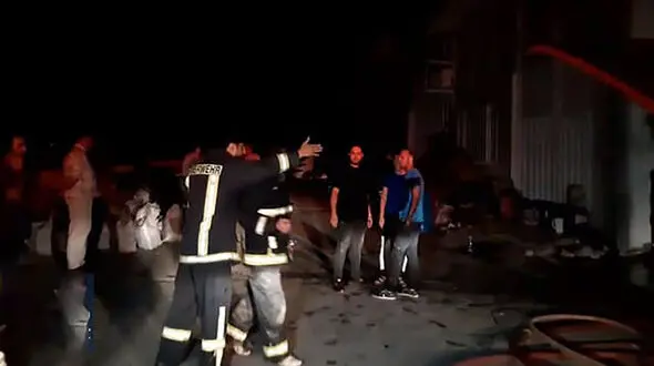  قطع برق عامل آتش سوزی چند کارگاه در قم + فیلم