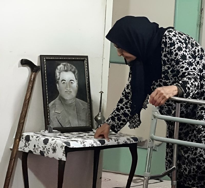 تصویر مادر و یاد پدر فقید فرهاد اصلانی 1