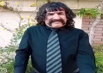 آواز شاد؛ مرد عین بستنی که جلو آفتاب آب میشه میرقصه فقط اون جایی که زلفاشو افشون کرد