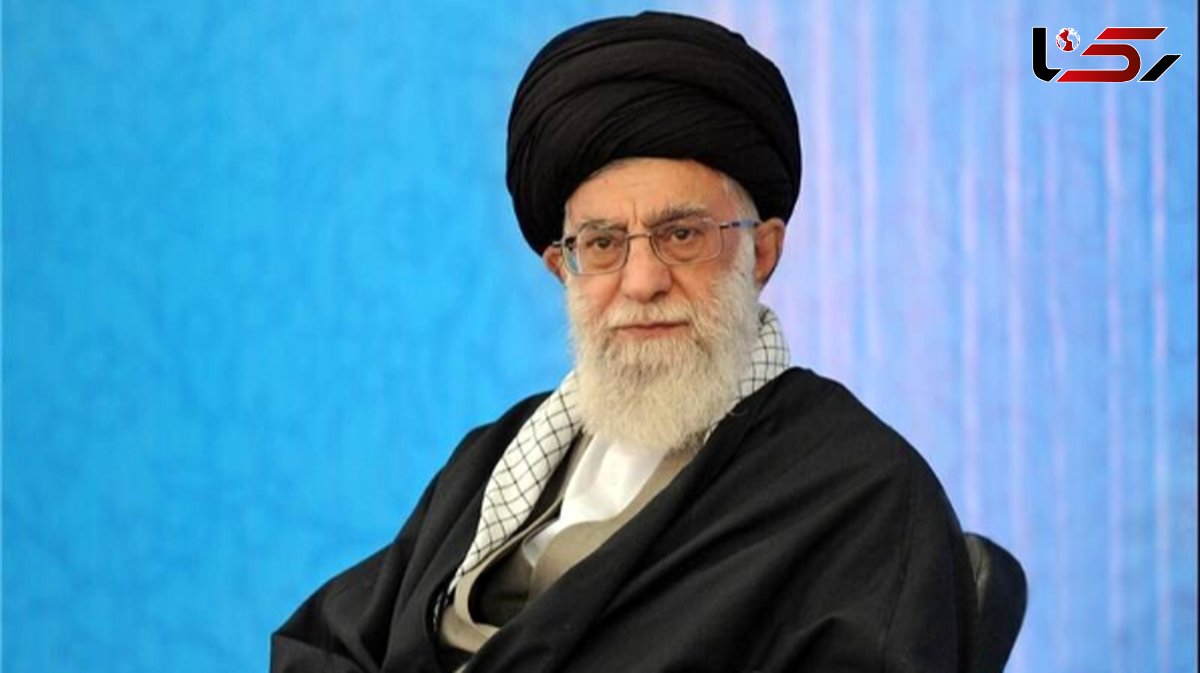 عکس سفر در زمان / قامت رهبری انقلاب در لباس احرام در مکه مکرمه