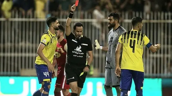 داوری بازی نفت و پرسپولیس زیر ذره‌بین رکنا/ 6 اشتباه تاثیر گذار؛ چیزی شبیه فاجعه