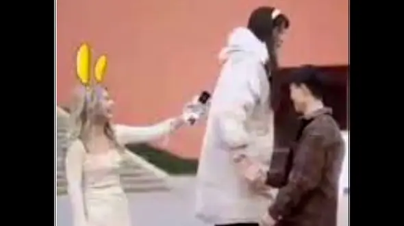  (ویدیو) جالبترین و عجیب ترین زوج دنیا/ آقا و خانم کره ای که نزدیک به نیم متر اختلاف قدی دارند!! 