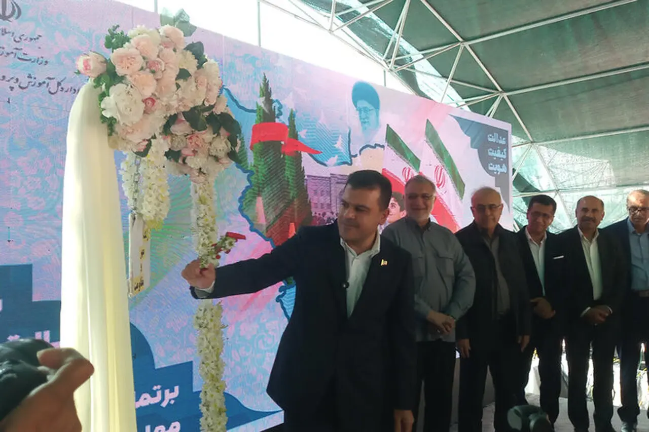 زنگ آغاز مدارس هرمزگان نواخته شد؛ شروع سال تحصیلی جدید با حضور دانش آموزان
