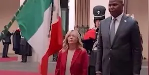 اختلاف قد جورجیا ملونی با رئیس‌جمهور موزامبیک؛ سوژه‌ای داغ در رسانه‌ها